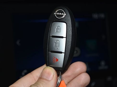 Certified 2024 Nissan Frontier SV w/ Technology Package image 16