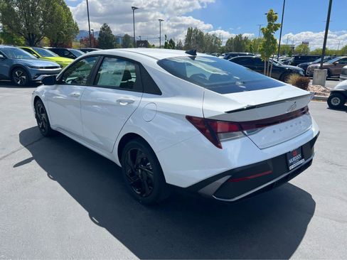New 2026 Hyundai Elantra Sport FWD image 11