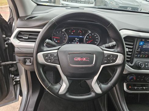 Used 2023 GMC Acadia SLT image 17