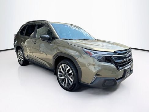 Used 2025 Subaru Forester Touring AWD/4WD image 3