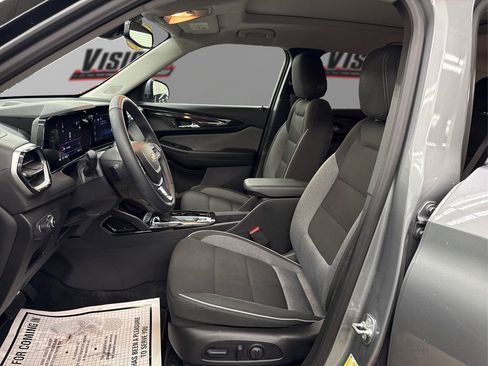 Used 2025 Chevrolet TrailBlazer LT w/ Convenience Package image 9
