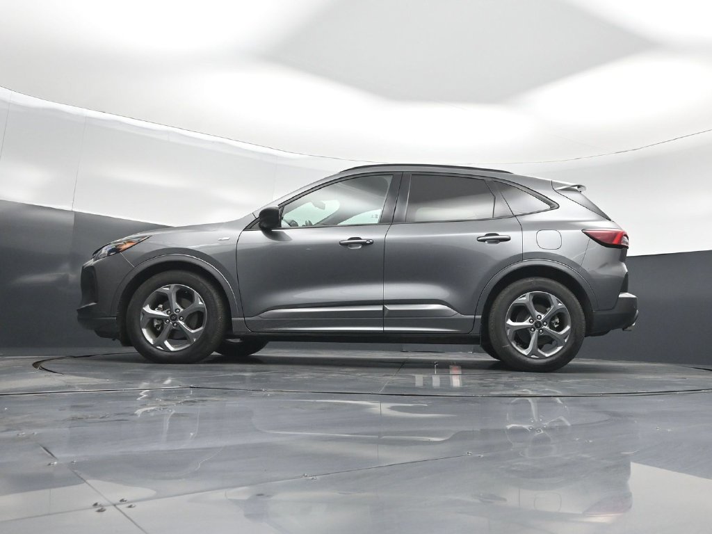 Certified 2023 Ford Escape ST-Line w/ Tech Pack #1 FWD image 8