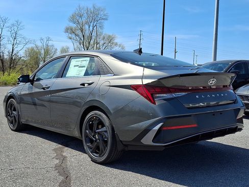 New 2026 Hyundai Elantra SEL Sport FWD image 6