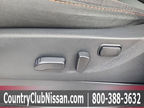 Used 2025 Nissan Frontier PRO-4X w/ Pro Convenience Package AWD/4WD image 12