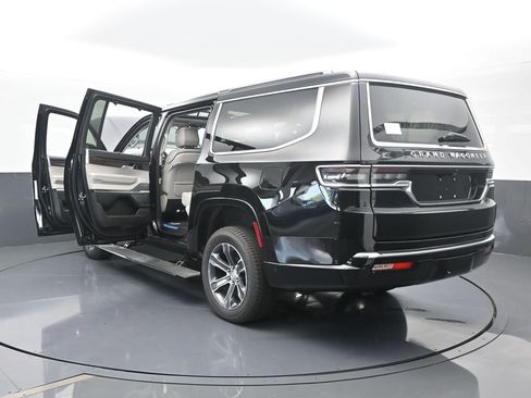 Used 2024 Jeep Grand Wagoneer L 4WD image 91