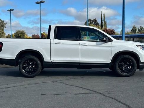 New 2026 Honda Ridgeline Black Edition image 3