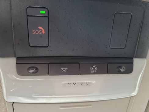 Used 2024 Nissan Pathfinder SV image 38