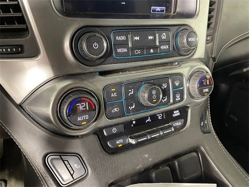 Certified 2017 Chevrolet Suburban LT image 8