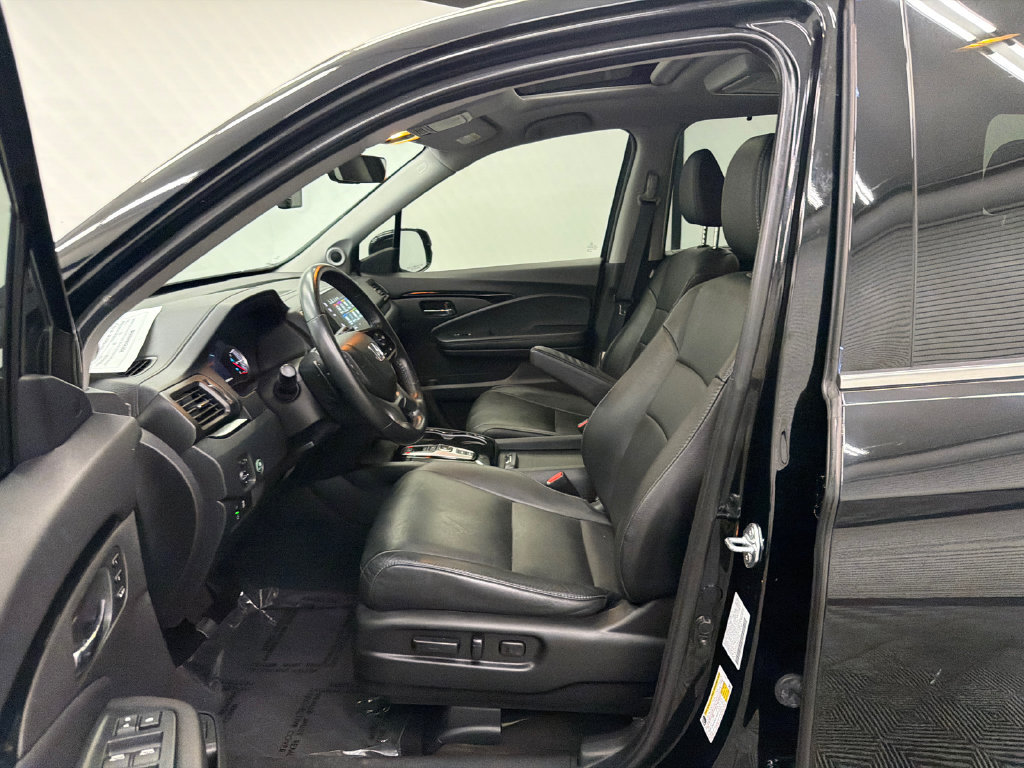 Used 2022 Honda Pilot Touring image 9