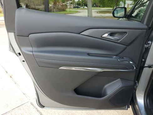 New 2026 Chevrolet Traverse LT FWD image 12