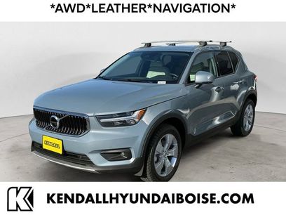 Used 2022 Volvo XC40 T5 Momentum