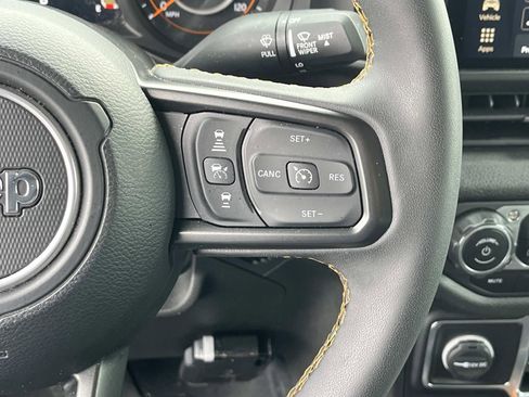 Used 2024 Jeep Gladiator Sport image 28