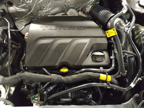 Used 2025 Chevrolet Trax LS FWD image 30