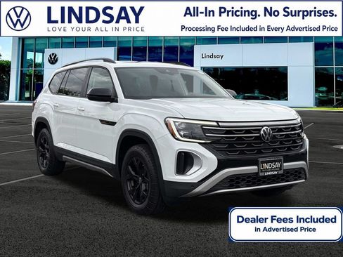 Used 2024 Volkswagen Atlas Peak Edition SE AWD/4WD image 1