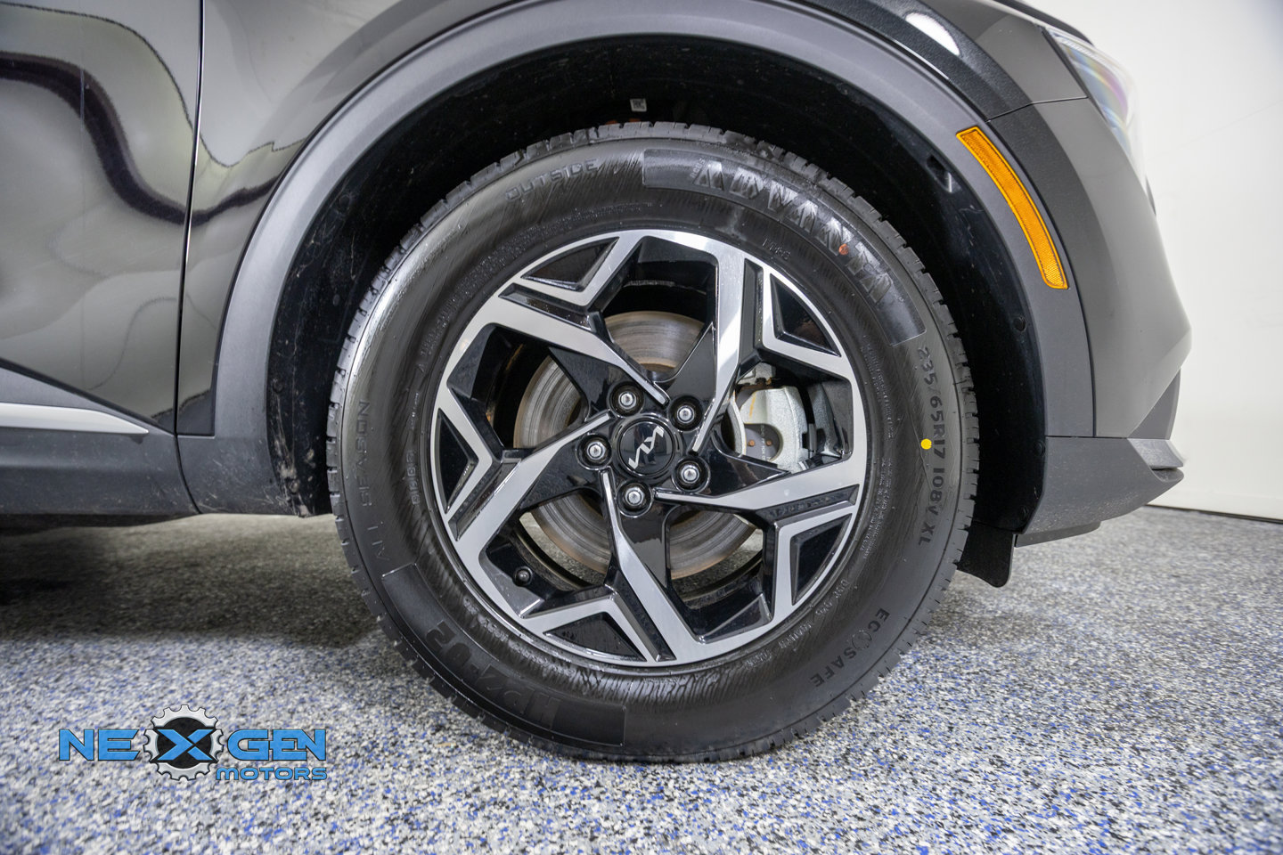 Used 2025 Kia Sportage LX FWD image 43