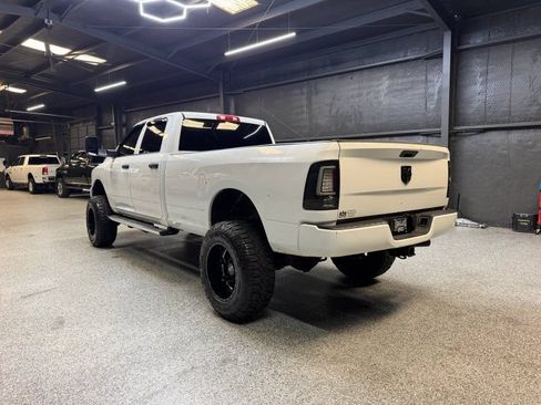 Used 2017 RAM 2500 Tradesman w/ Chrome Appearance Group AWD/4WD image 7