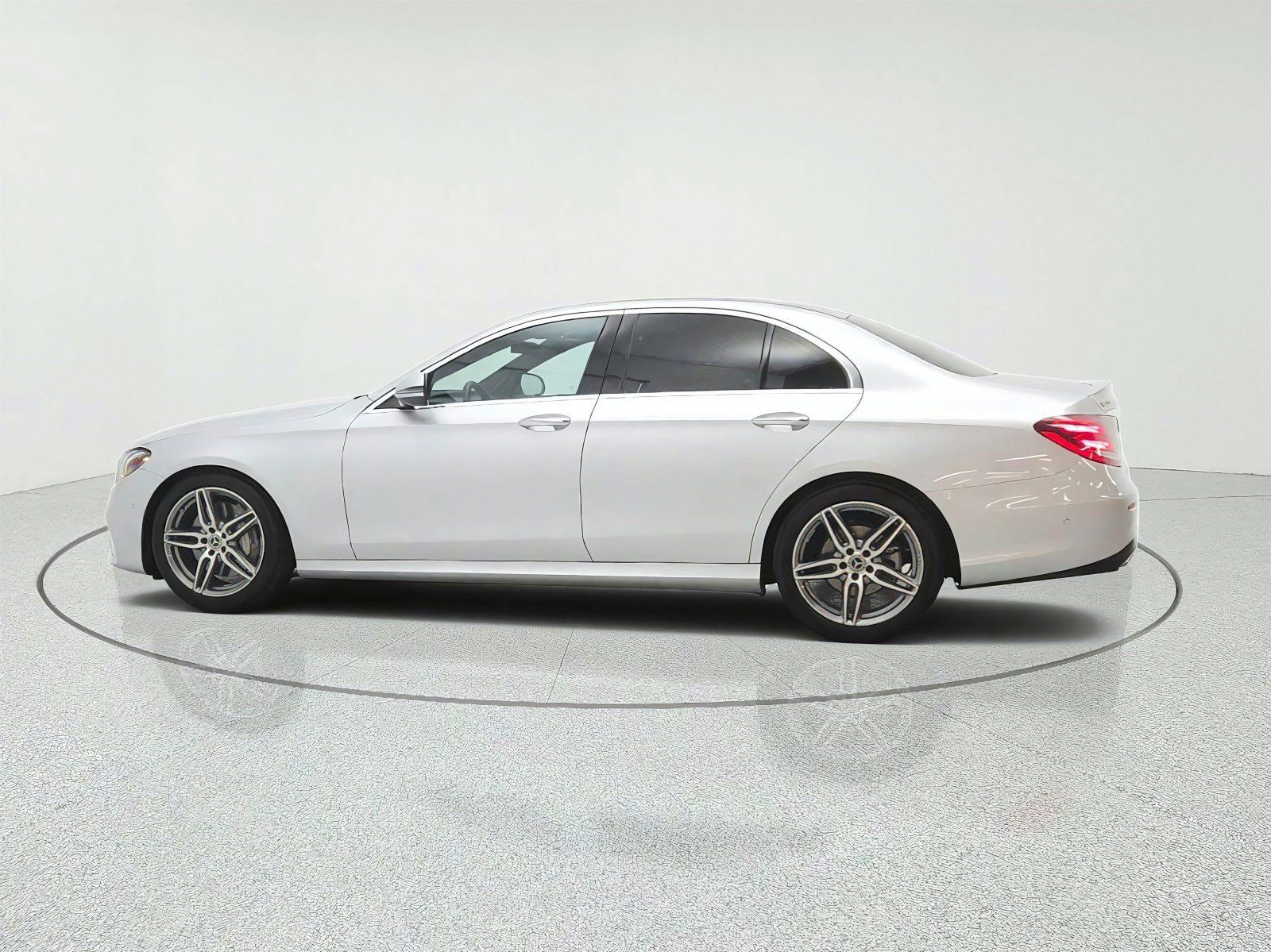 Used 2019 Mercedes-Benz E 300 image 8