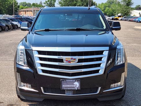 Used 2018 Cadillac Escalade Premium Luxury AWD/4WD image 5