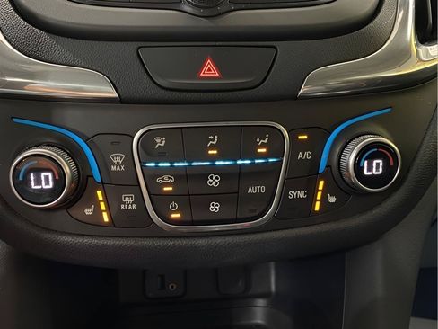 Used 2018 Chevrolet Equinox LT AWD/4WD image 13