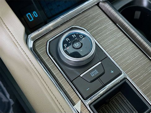 Used 2024 Ford Expedition Limited image 35