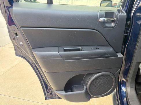 Used 2014 Jeep Patriot Latitude w/ Freedom Edition Package AWD/4WD image 18