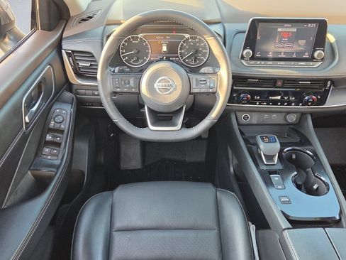 Used 2021 Nissan Rogue SV w/ Premium Package FWD image 5