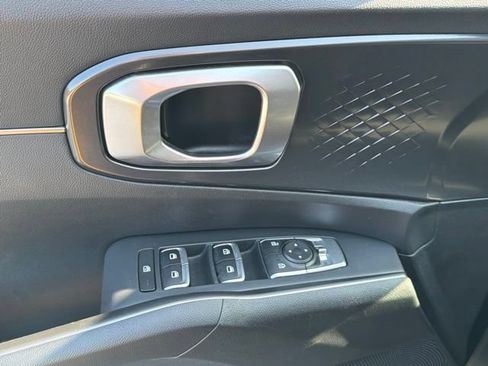 Used 2021 Kia Sorento LX FWD image 18