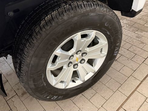 Used 2022 Chevrolet Colorado LT w/ Fleet Safety Package image 19