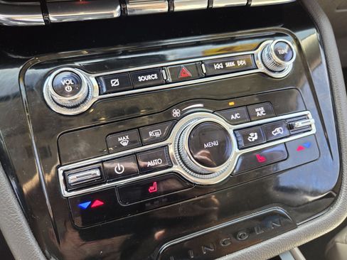 Used 2022 Lincoln Corsair FWD image 26