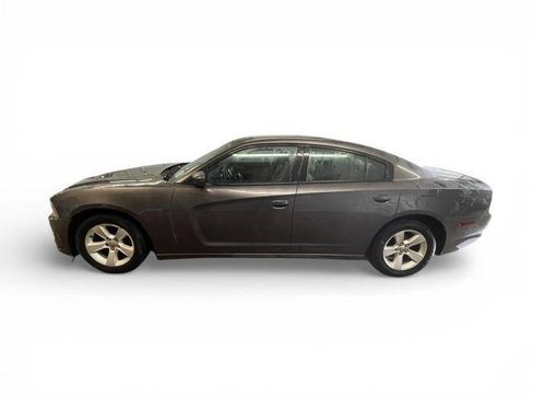 Used 2014 Dodge Charger SE image 2