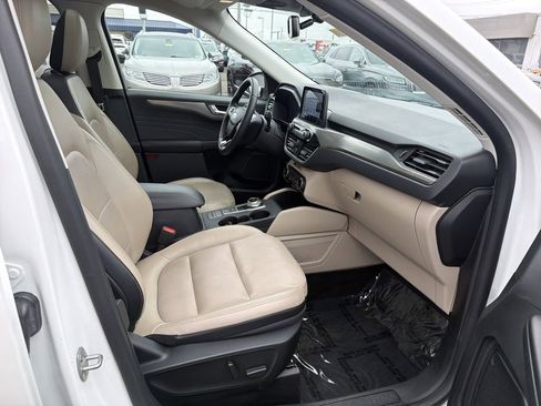 Used 2022 Ford Escape Titanium w/ Class II Trailer Tow Package image 15