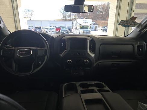 Certified 2022 GMC Sierra 2500 Pro w/ Convenience Package image 11