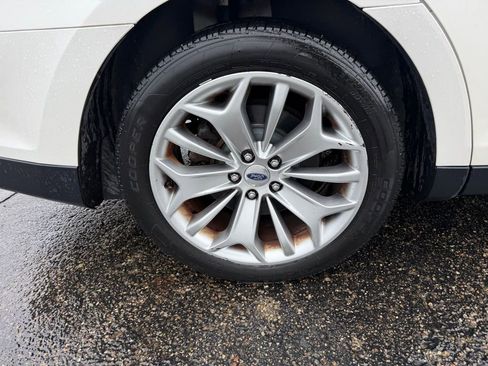 Used 2016 Ford Taurus Limited w/ Equipment Group 301A AWD/4WD image 31