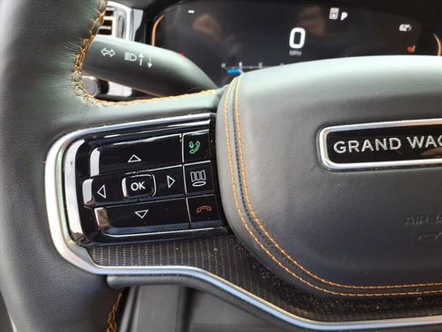 Used 2025 Jeep Grand Wagoneer Series III w/ Rear Seat Video Group 1 image 11