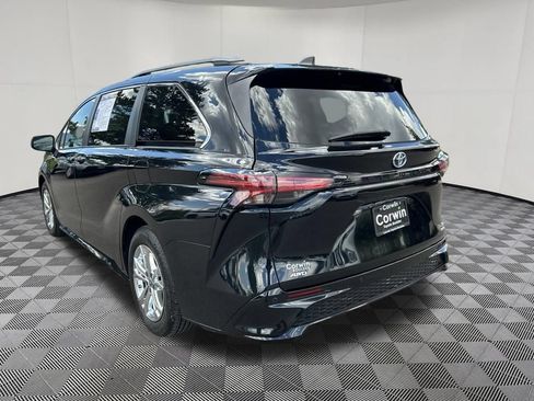 Used 2023 Toyota Sienna XSE w/ XSE Plus Package AWD/4WD image 5