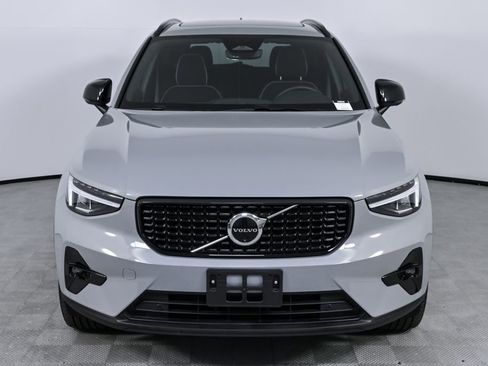 Certified 2025 Volvo XC40 B5 Plus image 36