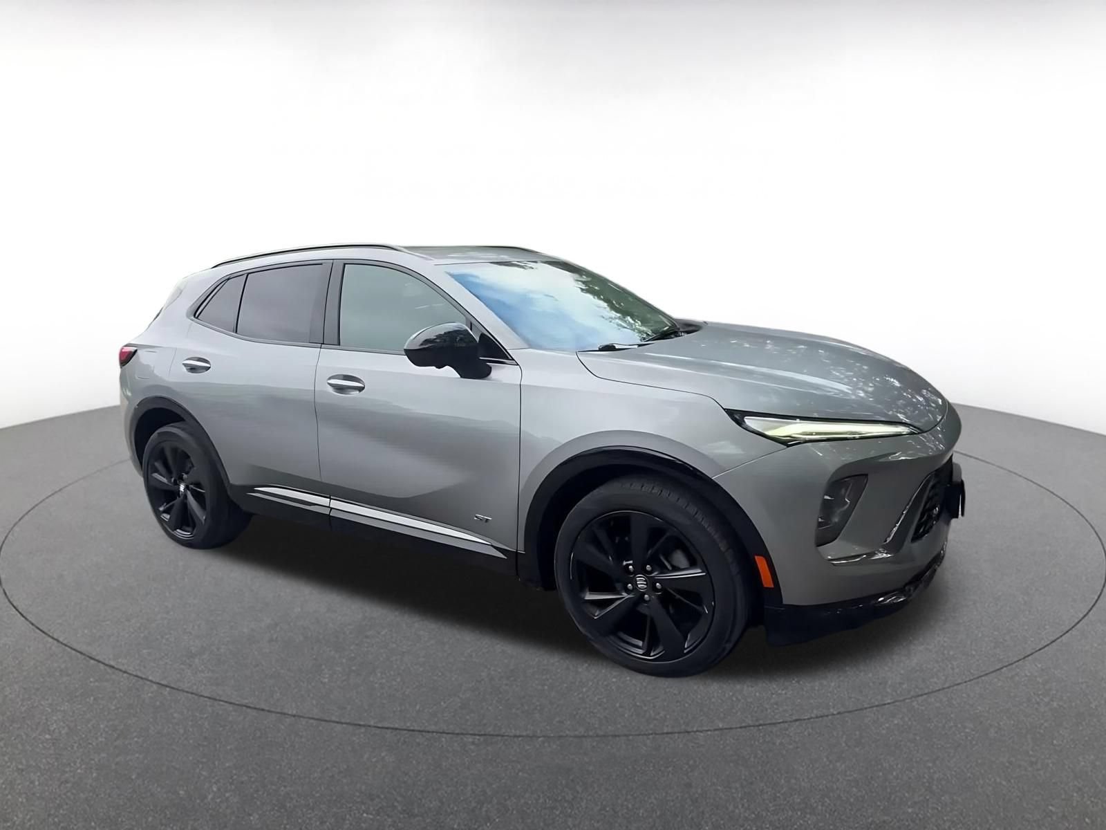 Used 2024 Buick Envision Sport Touring AWD/4WD image 2