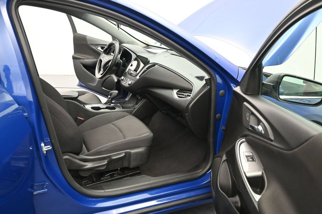 Used 2023 Chevrolet Malibu LS FWD image 18