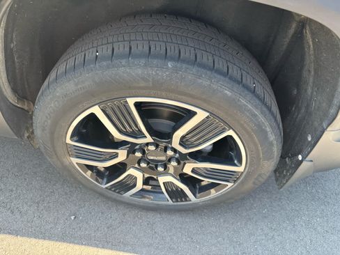 Used 2021 GMC Acadia SLT w/ Elevation Edition AWD/4WD image 4