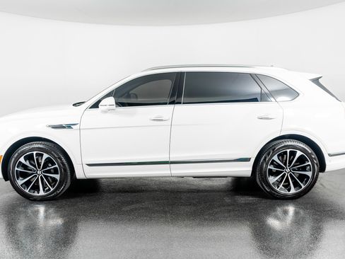 Used 2023 Bentley Bentayga Extended Wheelbase image 16