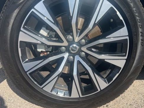 Used 2023 Volvo XC60 B5 Core w/ Climate Package image 29