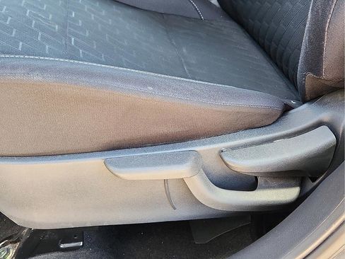 Used 2023 Nissan Kicks SV image 16