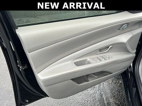 Certified 2025 Hyundai Elantra Sport image 8