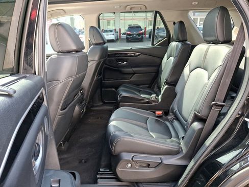 Used 2023 Honda Pilot Touring image 10