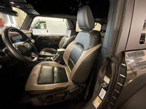 Used 2024 Ford Bronco Wildtrak image 4