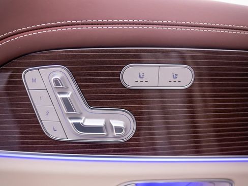 Used 2023 Mercedes-Benz Maybach GLS 600 4MATIC image 27