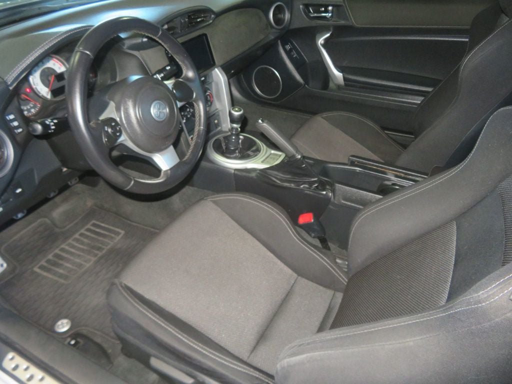 Used 2020 Toyota 86 RWD image 17