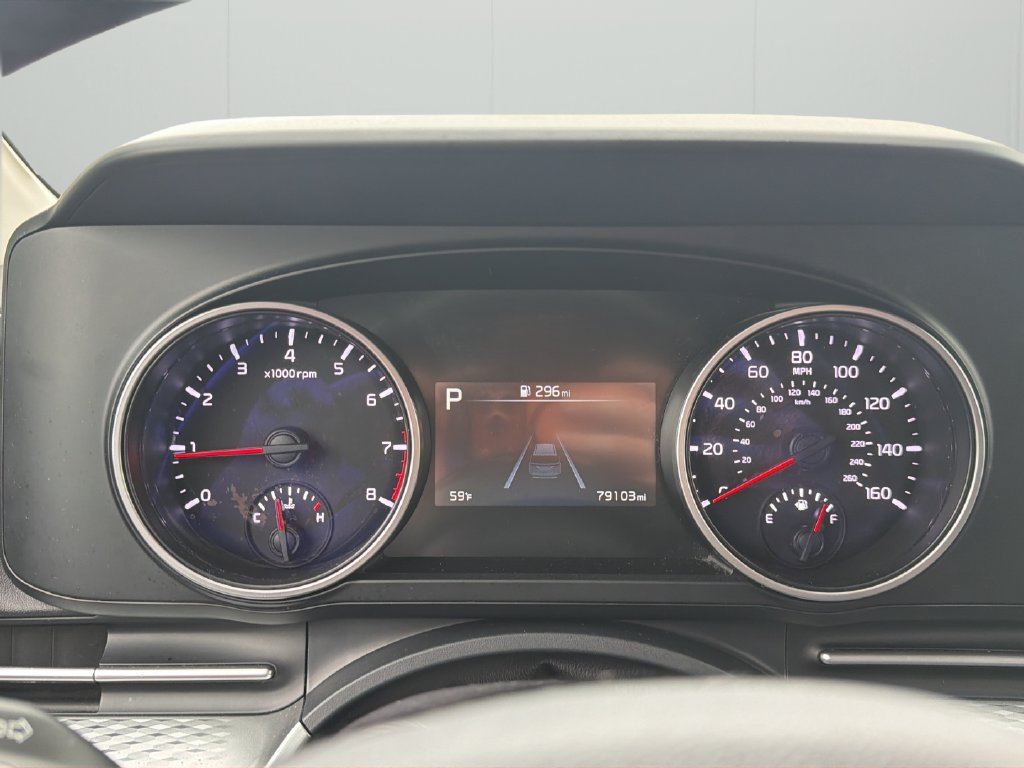 Used 2023 Kia Carnival LX FWD image 12