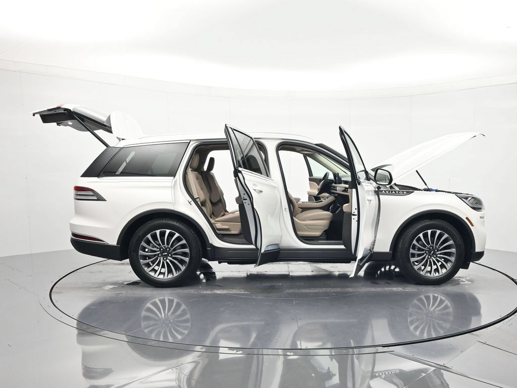 Used 2024 Lincoln Aviator 2WD w/ Premium Package image 49