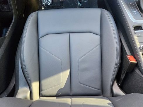 New 2025 Audi Q3 2.0T Premium image 24